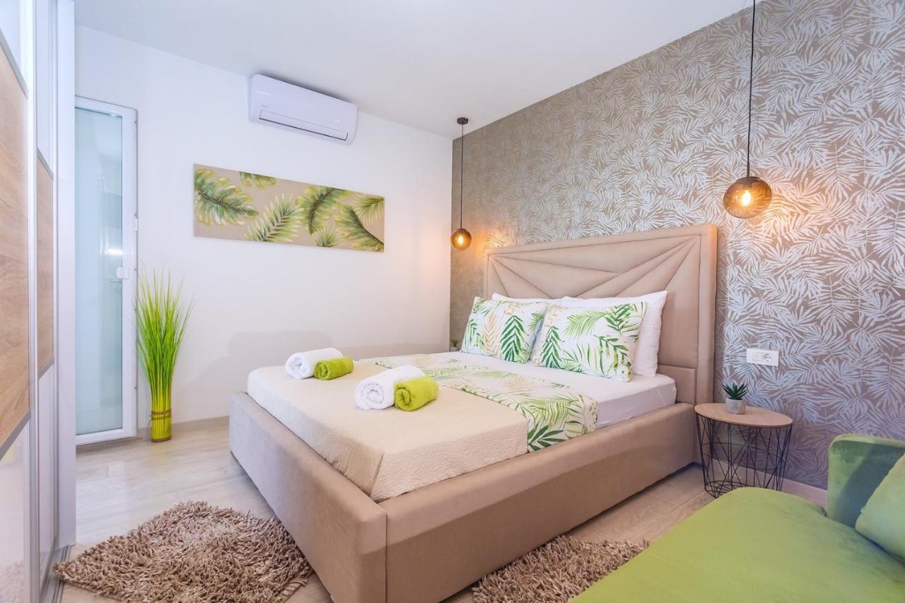 Villa Matan - Only 200M From The Sandy Beaches, Private 28M2 Pool オミシュ エクステリア 写真