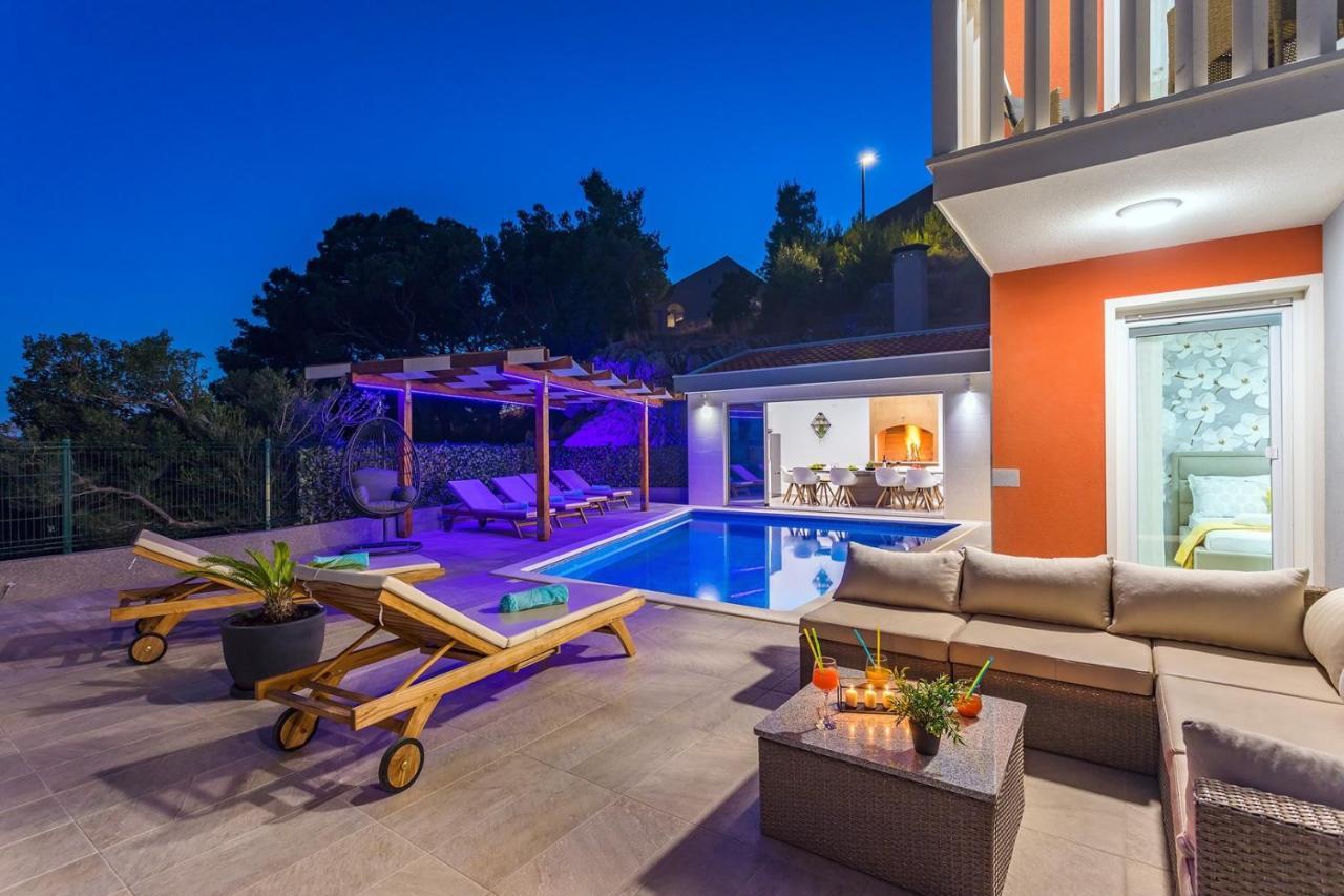 Villa Matan - Only 200M From The Sandy Beaches, Private 28M2 Pool オミシュ 部屋 写真