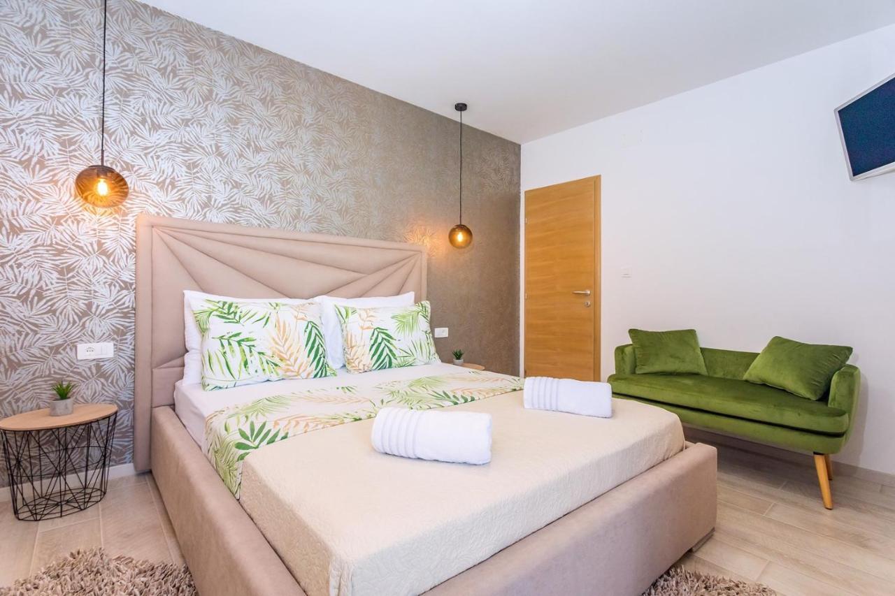 Villa Matan - Only 200M From The Sandy Beaches, Private 28M2 Pool オミシュ 部屋 写真