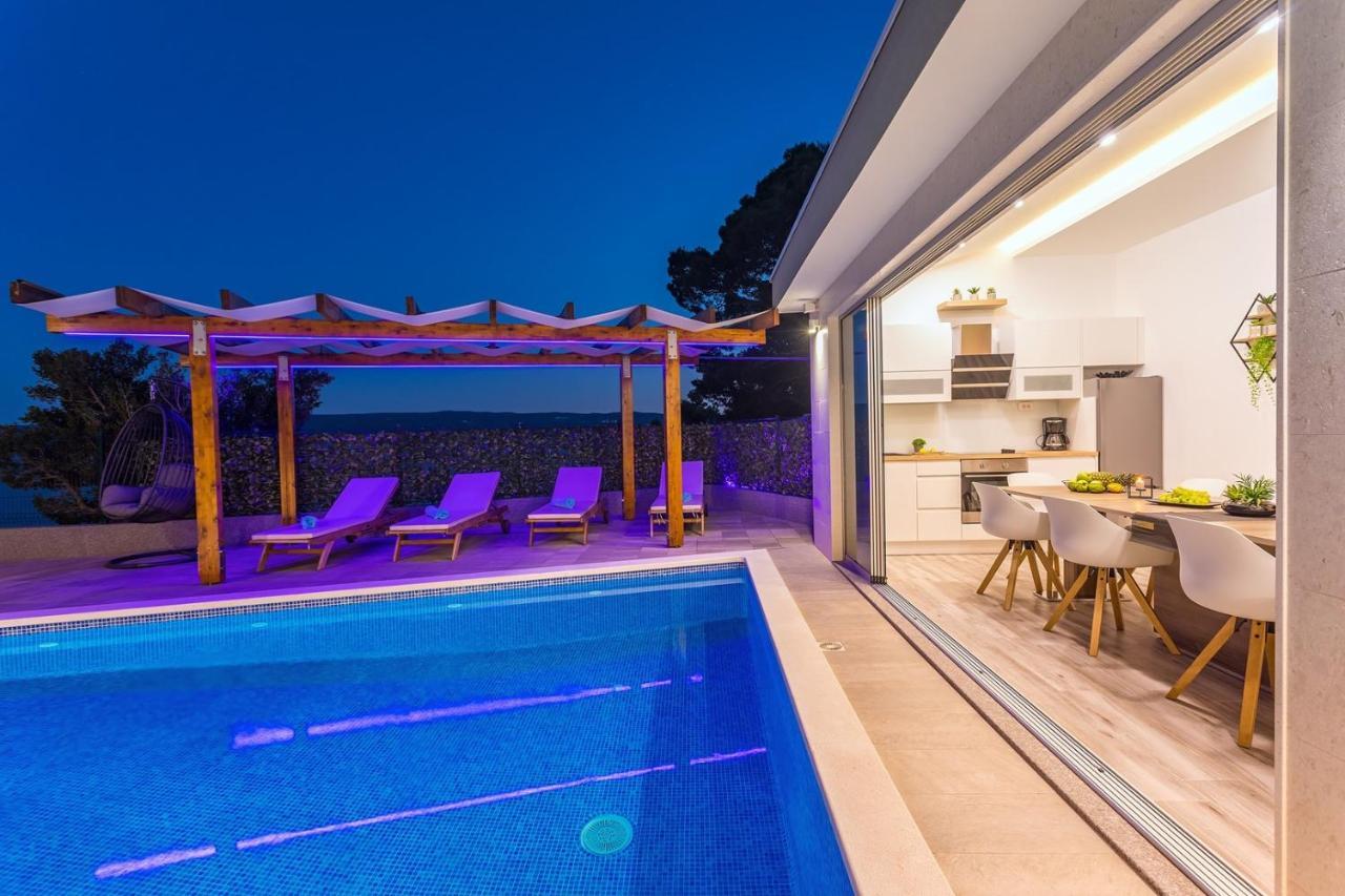 Villa Matan - Only 200M From The Sandy Beaches, Private 28M2 Pool オミシュ 部屋 写真